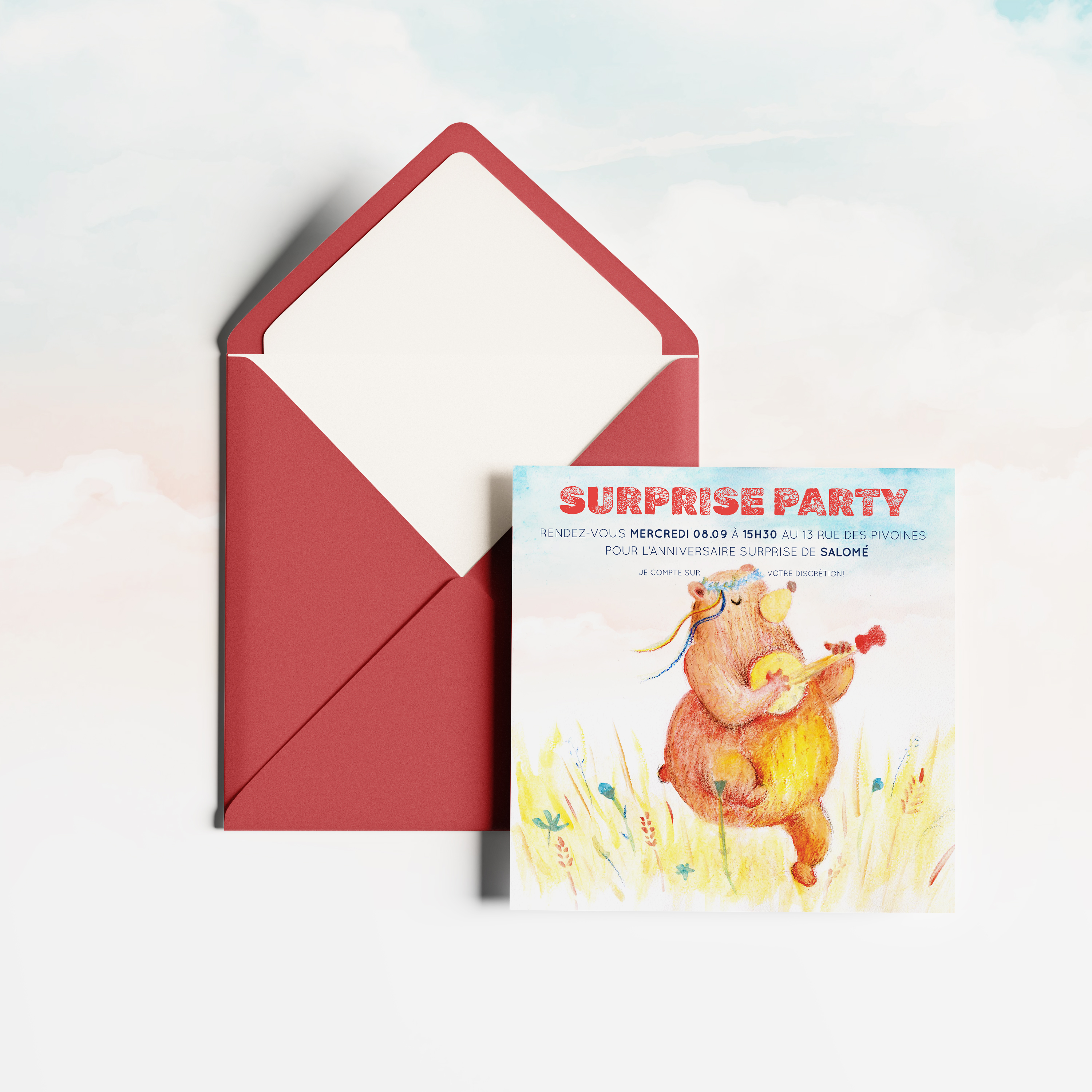 La Guitarra Del Oso - Découvrez notre carte d'invitation spécialement conçue pour un anniversaire ou une surprise party enfantine. Mettant en scène un ours insouciant, jouant joyeusement de la guitare au milieu des herbes folles, elle transporte instantanément dans un univers doux et rêveur. Les tons pastels ajoutent une note tendre à l'illustration, faisant de cette carte le prélude parfait à un moment d'exception plein de rires et de musique. C'est l'invitation idéale pour promettre une fête où l'insouciance et la joie seront les maîtres mots.