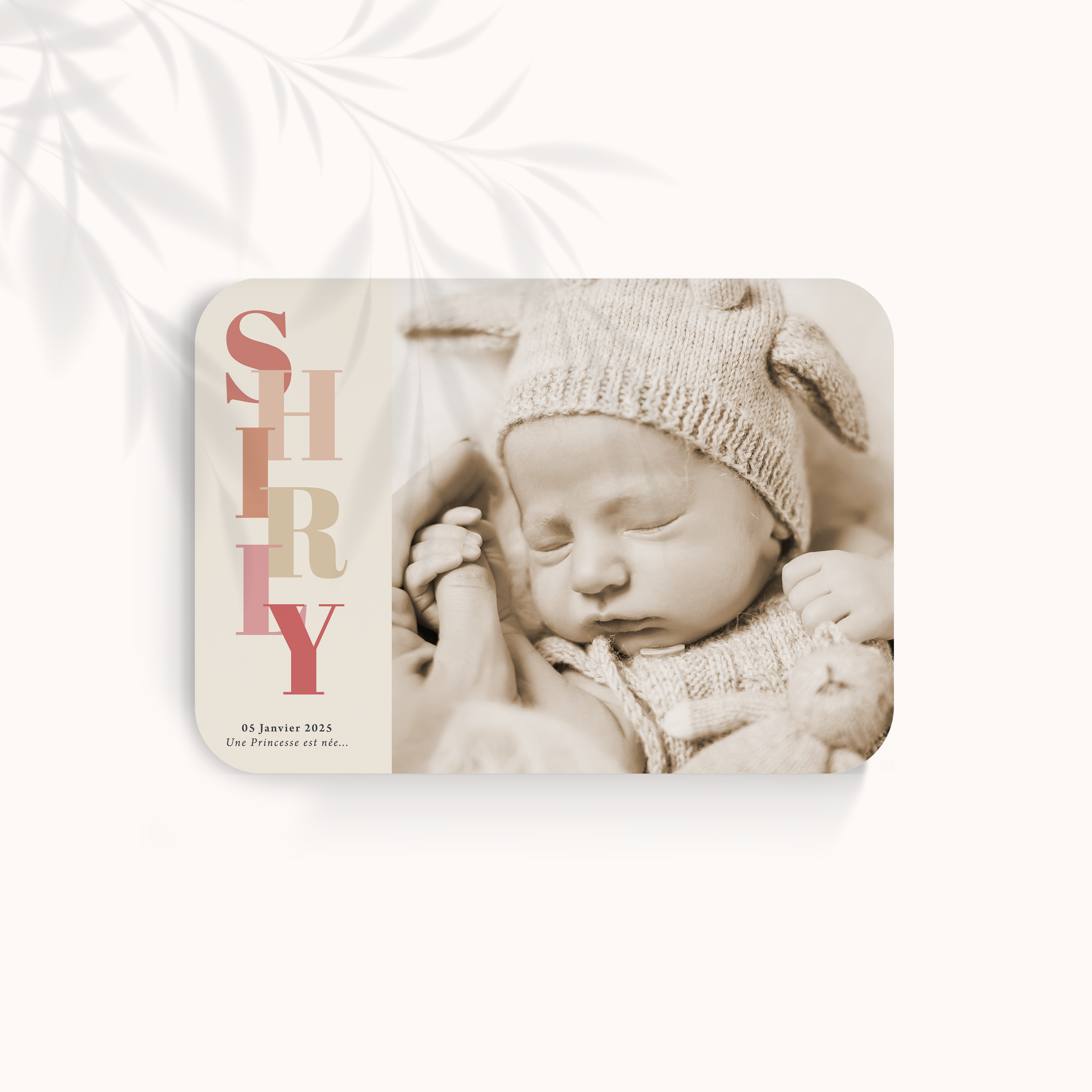 Vintage Baby - Avec ses tons sépia et ses couleurs vieux roses, cette carte deviendra vite nostalgique d'un moment de bonheur partagé avec votre entourage.