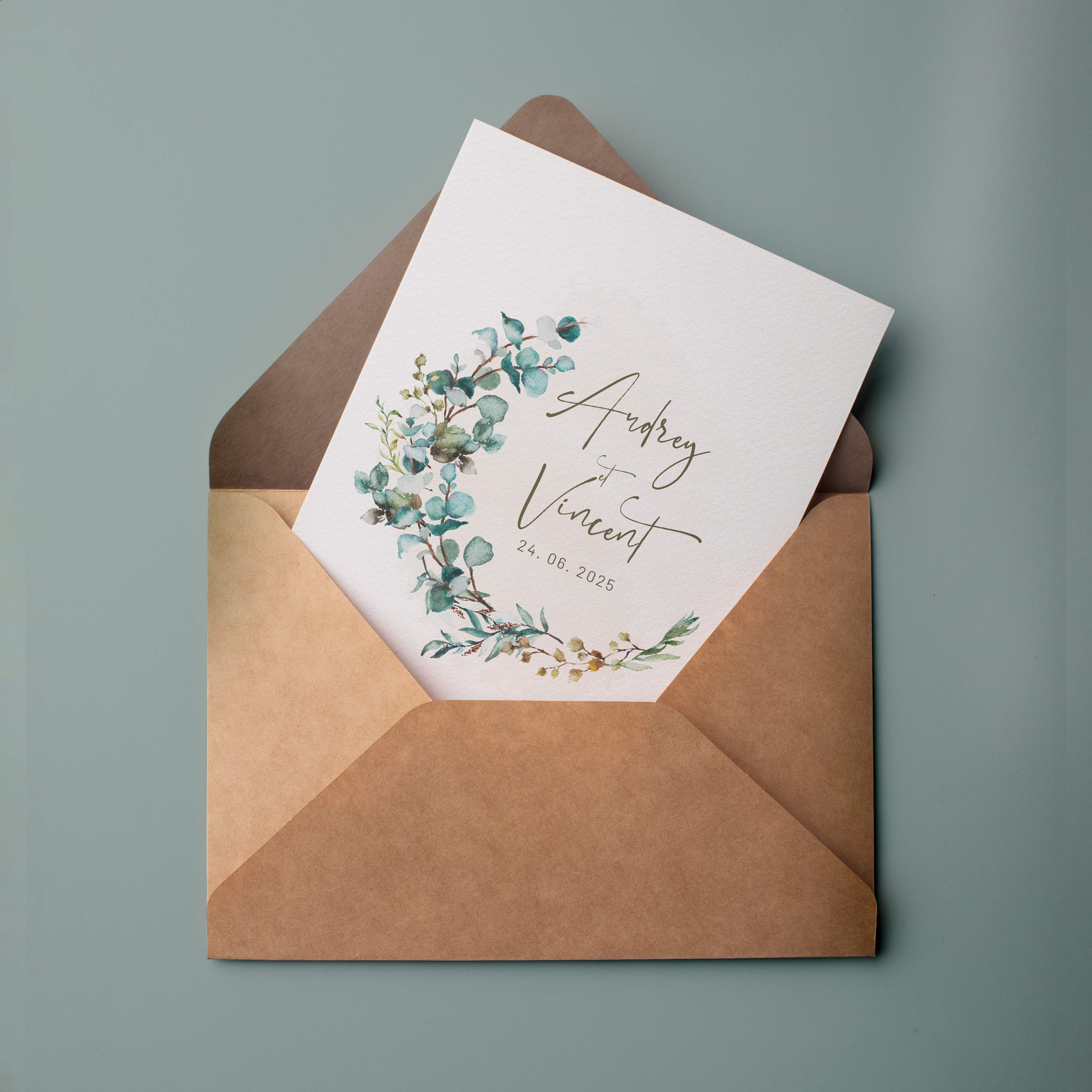 Eucalyptus Scent Invit - Créez l'ambiance parfaite pour votre grand jour avec notre invitation de mariage moderne et minimaliste. Conçue avec élégance, cette carte présente une guirlande d'eucalyptus artistique et raffinée, ajoutant une touche de nature et de sophistication. L'invitation idéale pour annoncer votre union en beauté.
