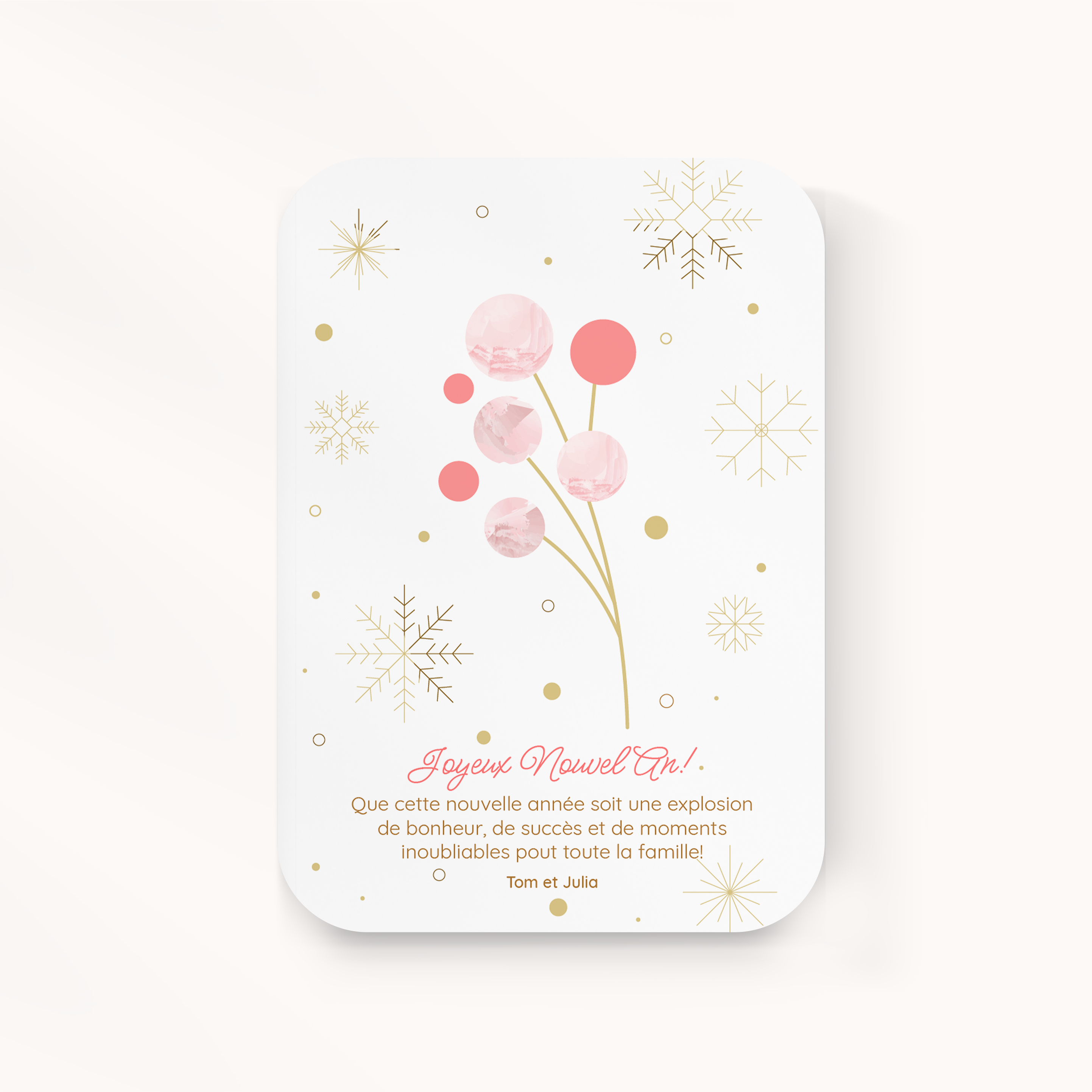 Boules D'artifice - Célébrez l'arrivée de la nouvelle année avec élégance grâce à cette carte de nouvel an unique. Ornée de boules rosées délicates et de scintillantes étoiles de neige dorées, cette carte capture l'essence de la saison festive. Parfaite pour envoyer vos vœux de bonheur, de santé et de prospérité, elle est idéale pour tous ceux qui cherchent une manière spéciale de souhaiter 'Bonne Année'. Avec son design captivant et ses mots chaleureux, cette carte est le moyen parfait pour exprimer vos sentiments et commencer l'année sur une note positive.  Votre carte du nouvel an n'a jamais été aussi raffinée et élégante.